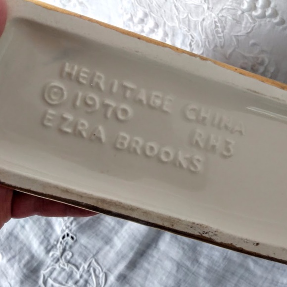 🎊H.P. Vintage “Bertha" Decanter Collectible - Picture 3 of 14